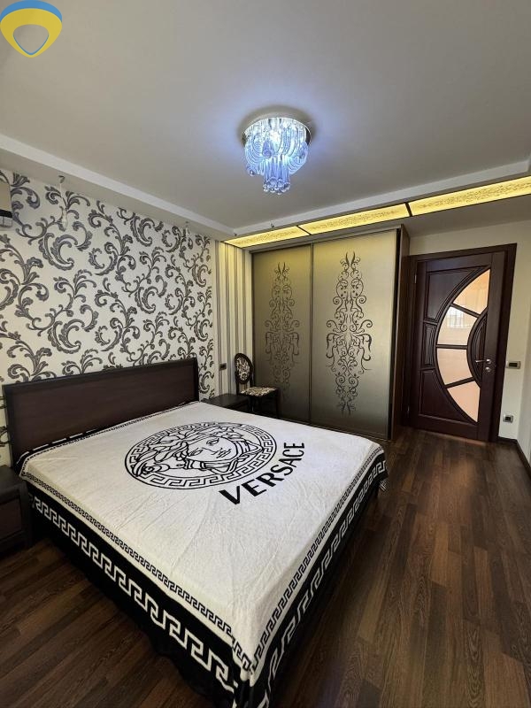 продажа трехкомнатной квартиры номер A-174771 в Суворовском районе, фото номер 8